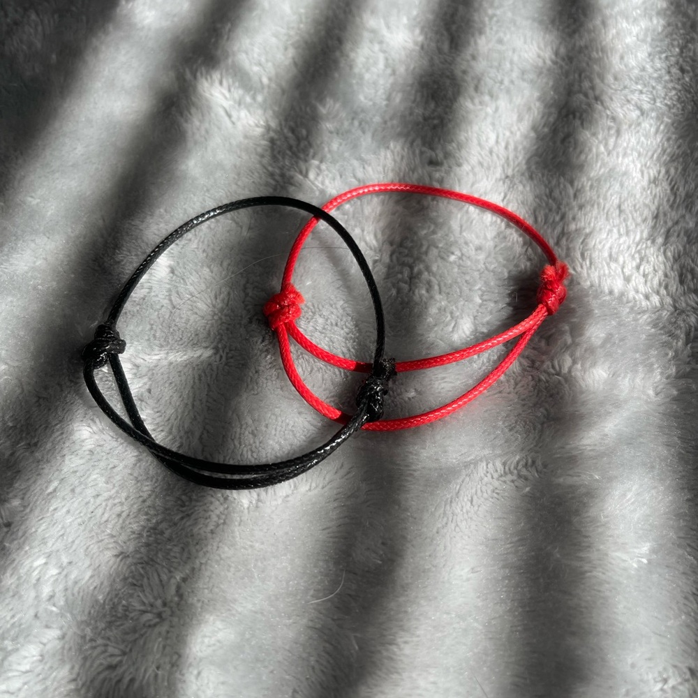 Elegant Black and Red Bracelet Set